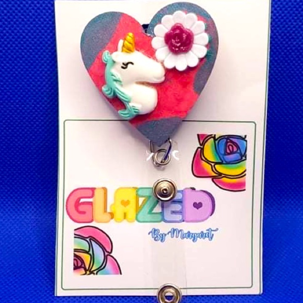 🆕Badge Reel 🛍🤩Free Shipping ✈️💌for bundle of 3 items and up📦